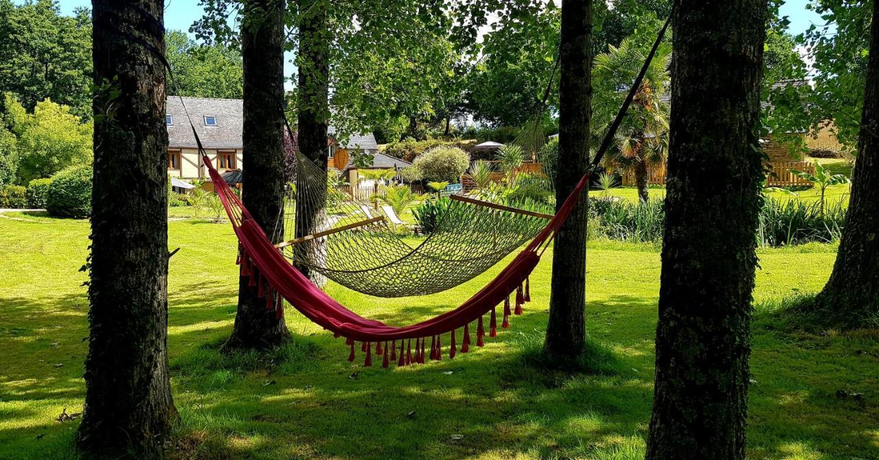 Le Vieux Moulin Gites - A Charming Stone Cottage With Garden View And Seasonal Pool Guégon Zewnętrze zdjęcie