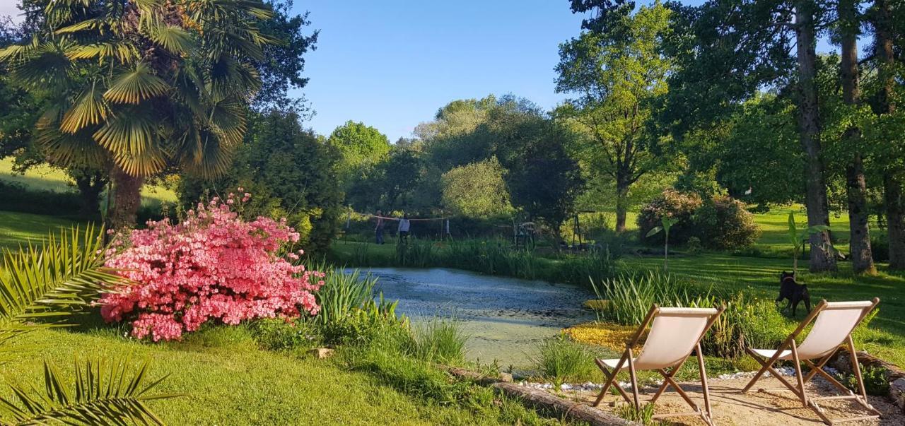 Le Vieux Moulin Gites - A Charming Stone Cottage With Garden View And Seasonal Pool Guégon Zewnętrze zdjęcie