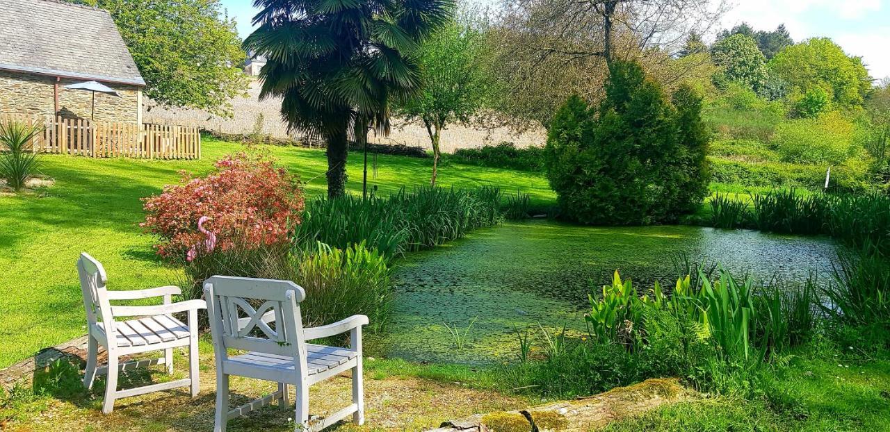 Le Vieux Moulin Gites - A Charming Stone Cottage With Garden View And Seasonal Pool Guégon Zewnętrze zdjęcie